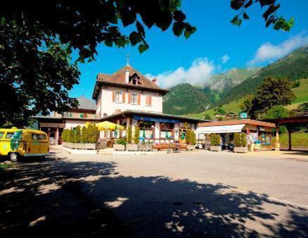 Hotel-Buffet De La Gare Chateau-d'Oex Bagian luar foto